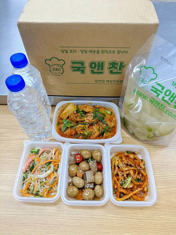 오늘의 반찬 5종세트 (오징어무국, 김치제육볶음, 맛살숙주나물무침, 메추리알곤약장조림, 무말랭이)