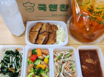 오늘의반찬 5종세트(돼지고기김치찌개,돈까스,파래초무침,소세지야채볶음,들깨버섯볶음)